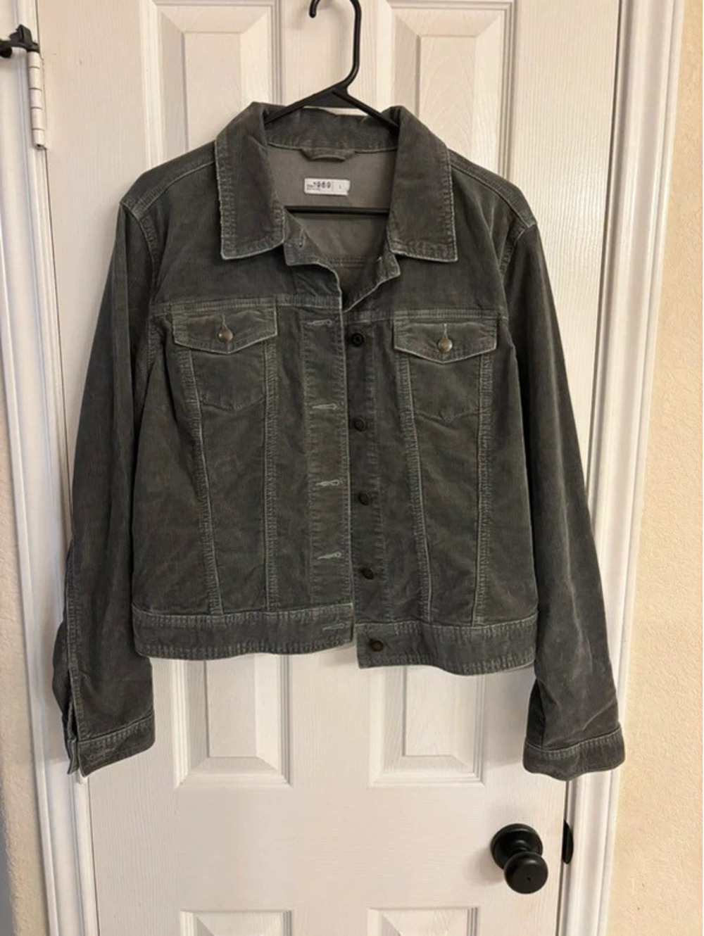 Gap 1969 Women’s Gray Corduroy Trucker Jacket Size Large Button Front